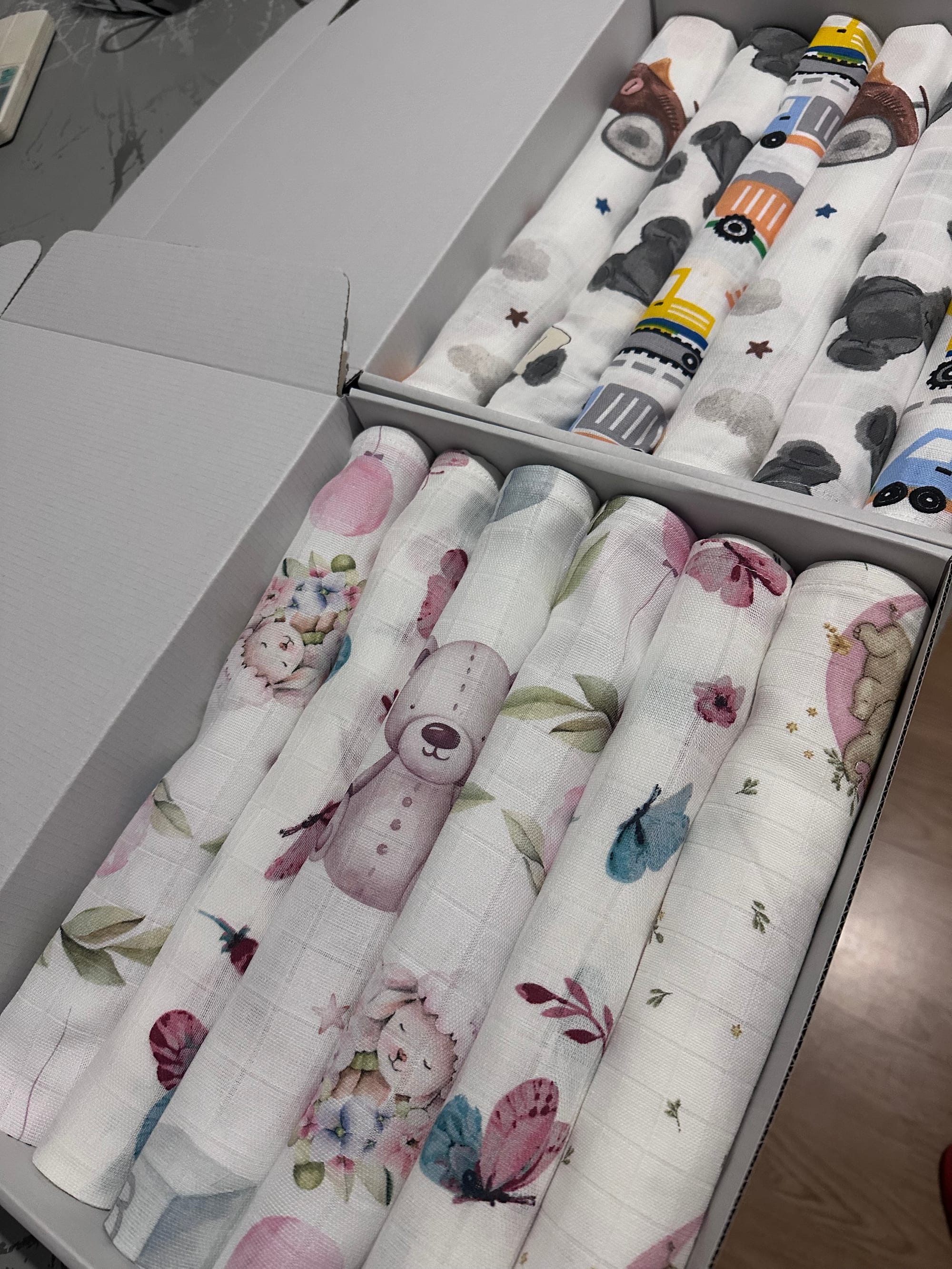 Muslinske baby pelene u različitim uzorcima šIva Design